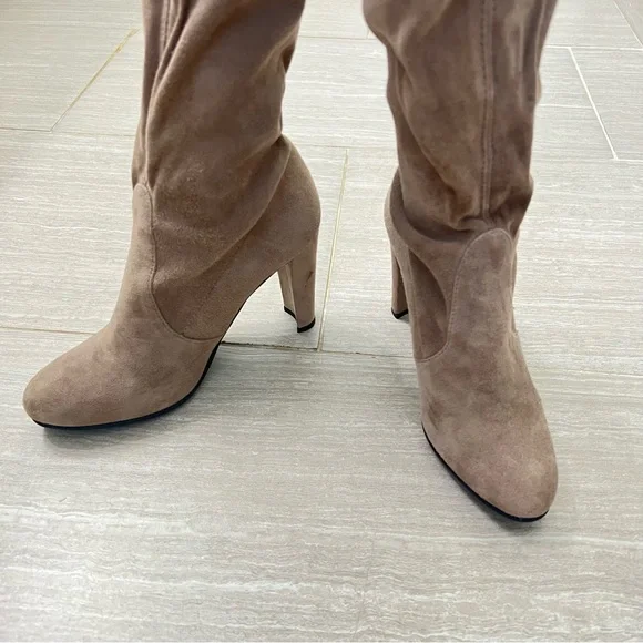 Stuart Weitzman Highland Boots in Light Gray/Taupe 6 - Picture 5 of 10